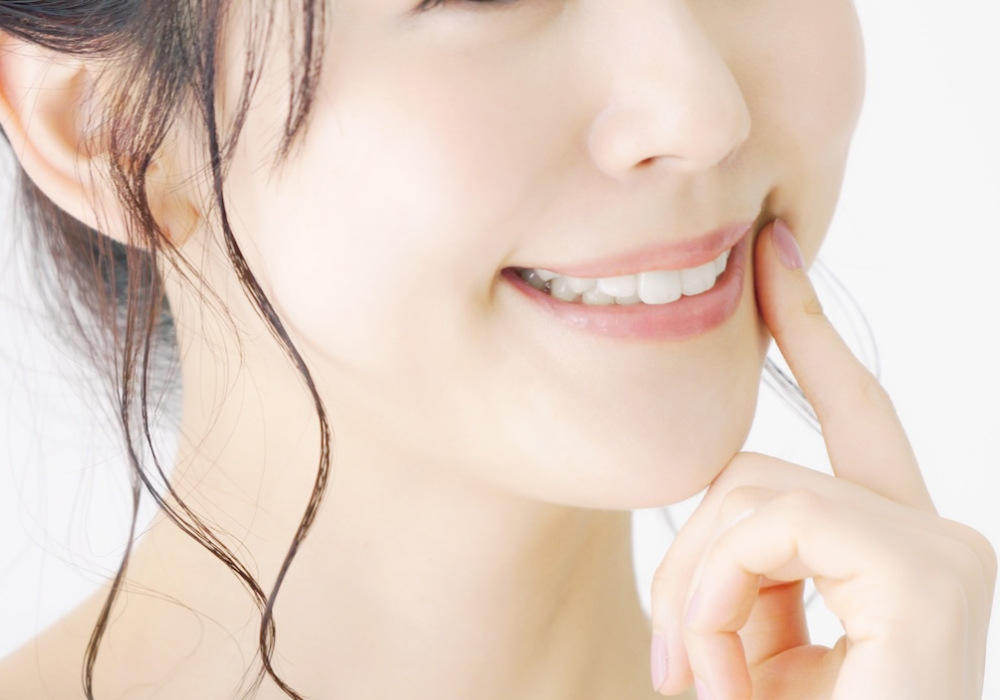 天然歯に近い透明感で、治療した歯と気づかれない